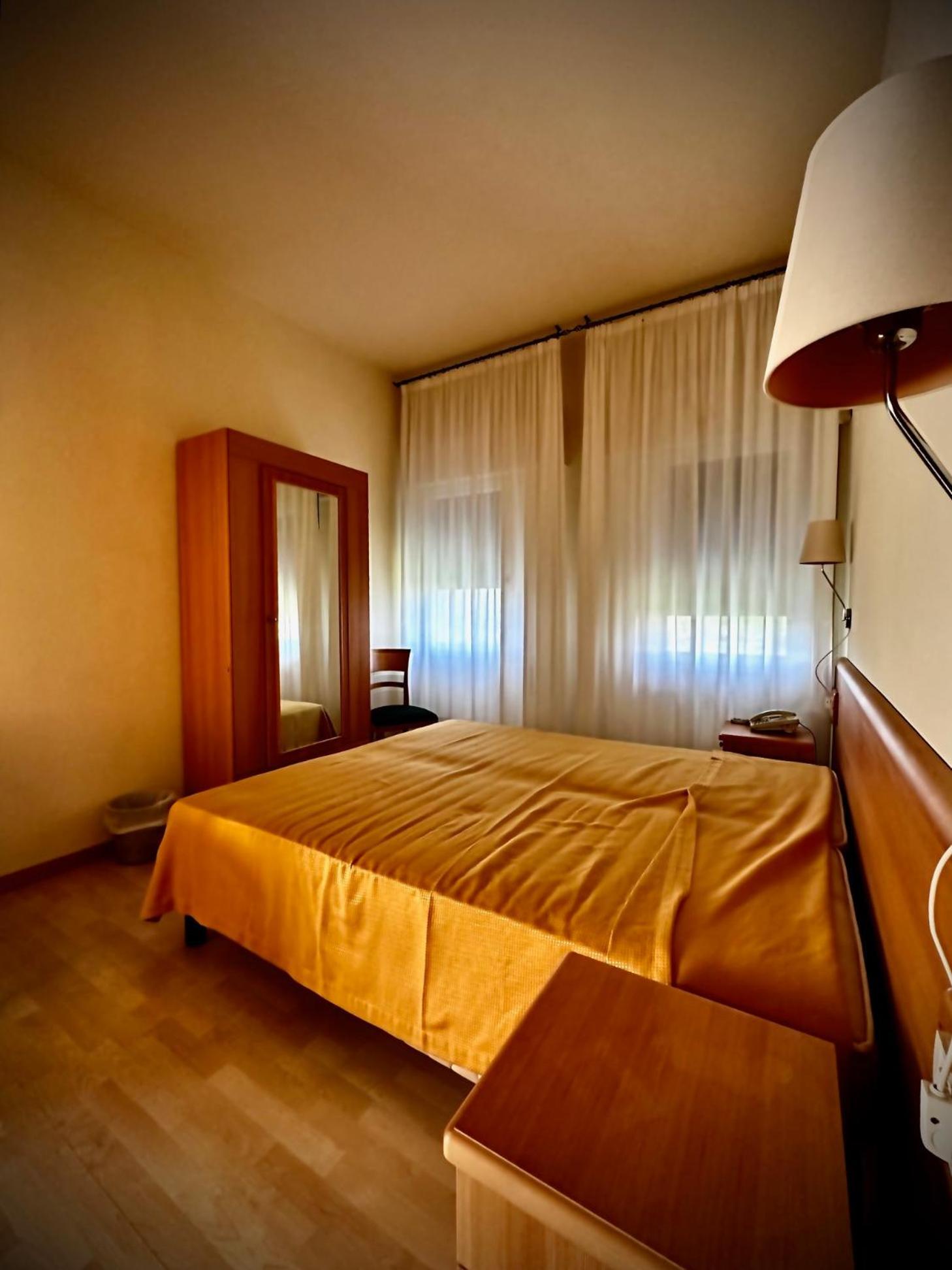 Hotel Ponte Molo ポルト・トッレ エクステリア 写真