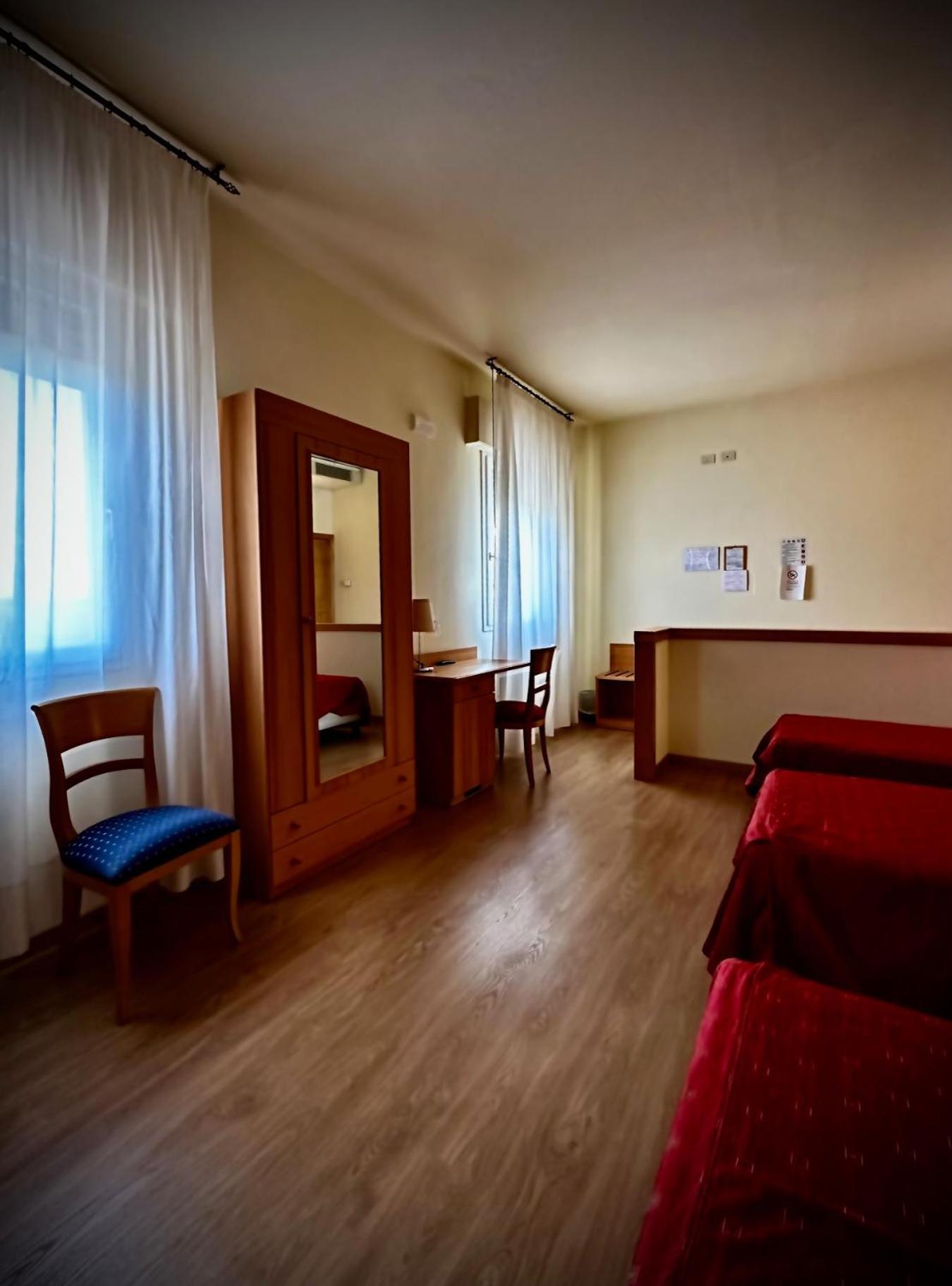 Hotel Ponte Molo ポルト・トッレ エクステリア 写真