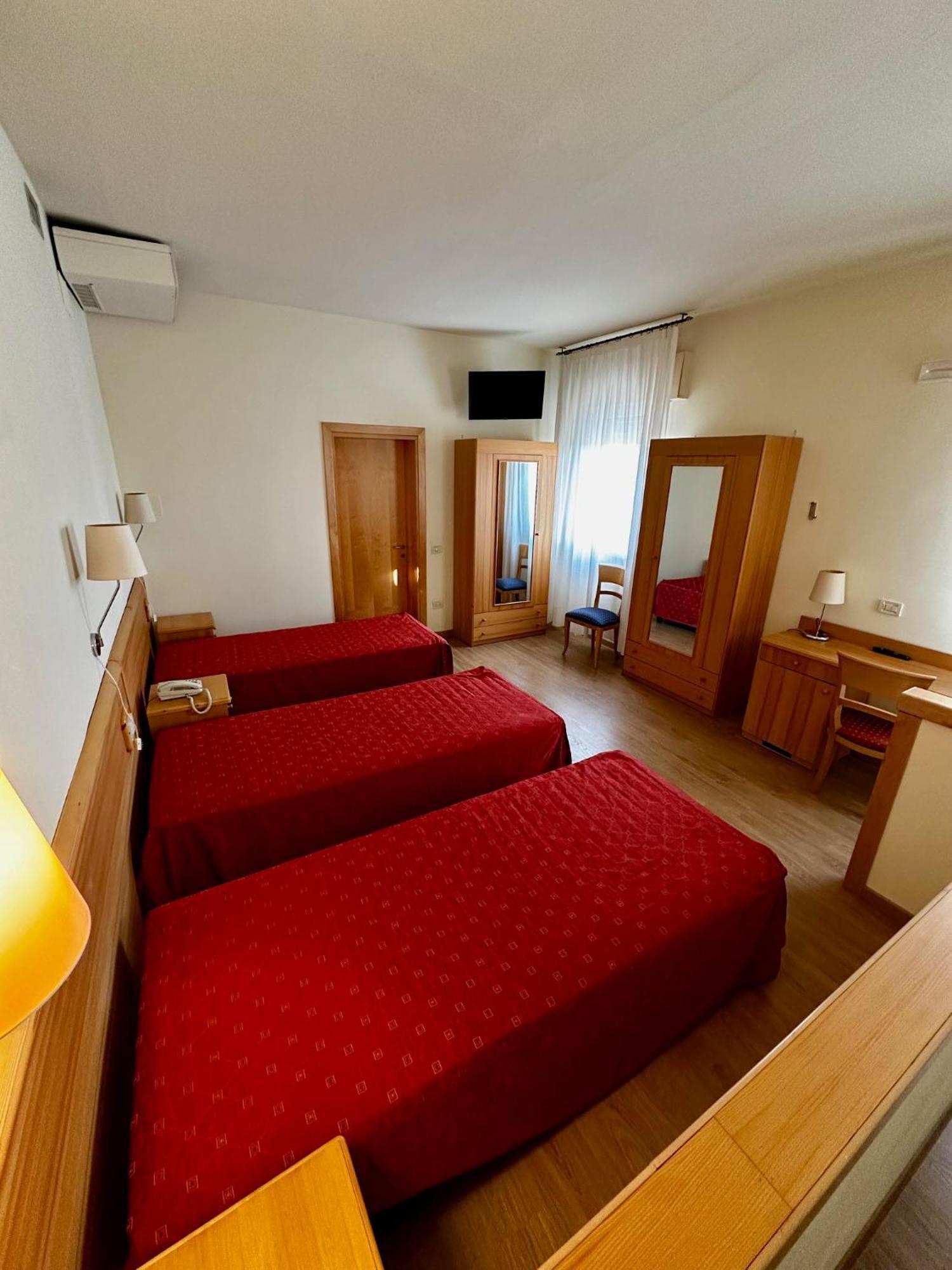 Hotel Ponte Molo ポルト・トッレ エクステリア 写真