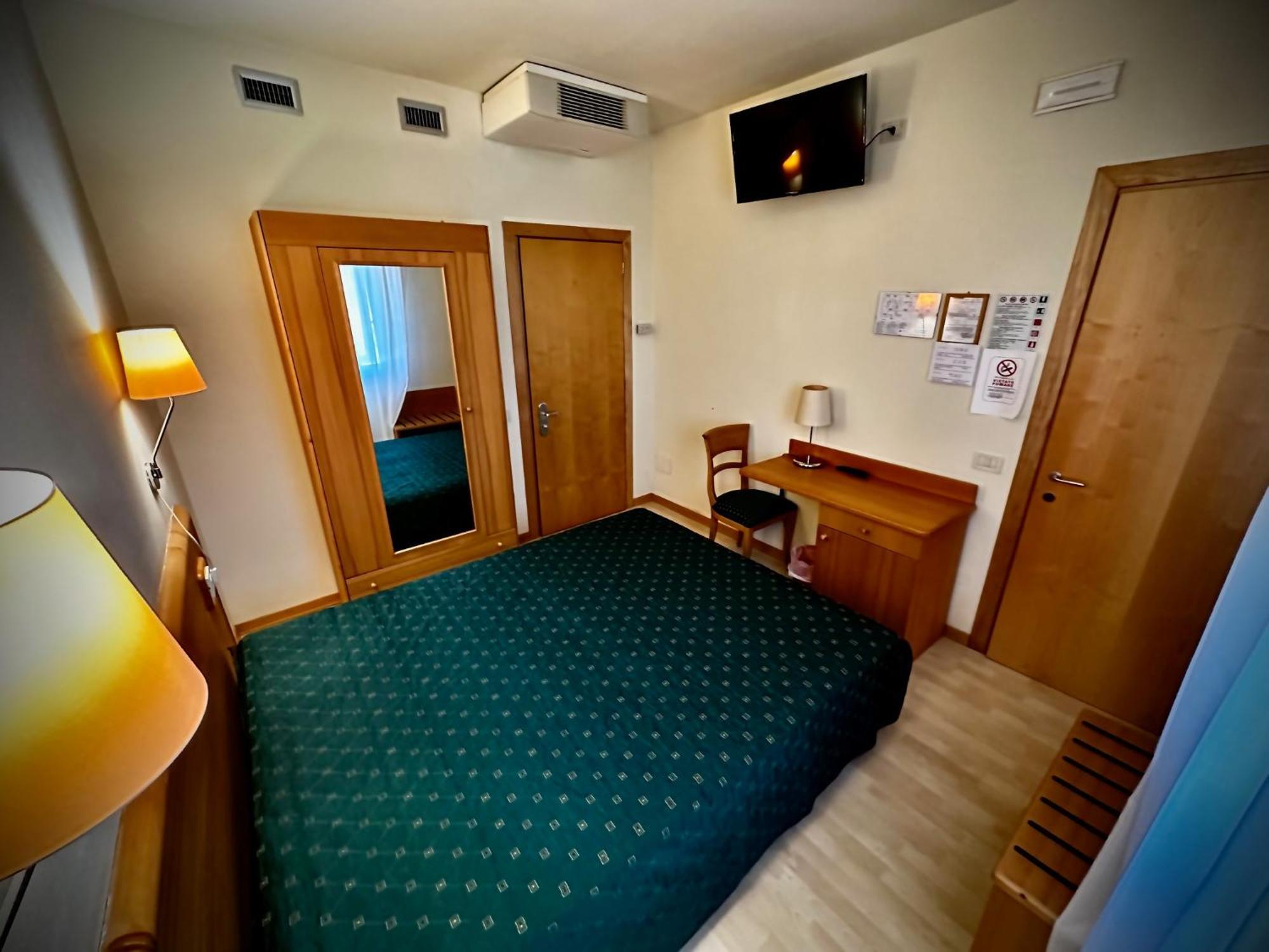Hotel Ponte Molo ポルト・トッレ エクステリア 写真
