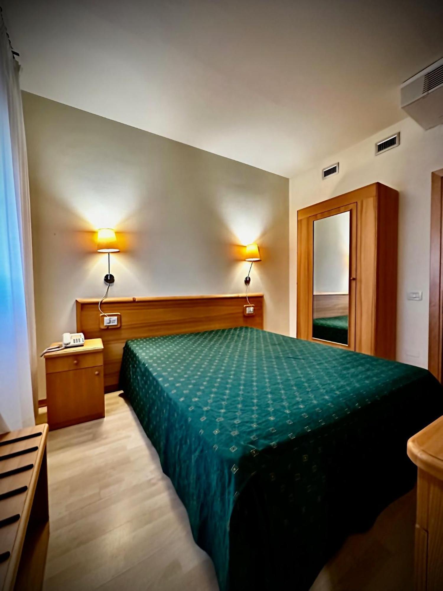 Hotel Ponte Molo ポルト・トッレ エクステリア 写真